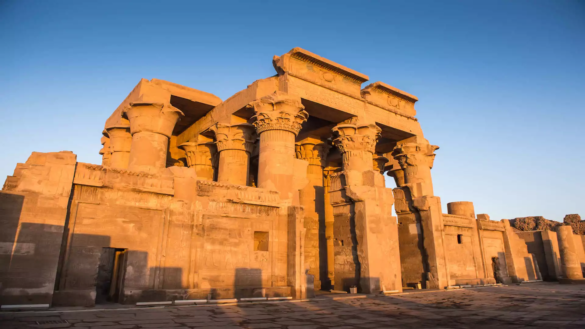 Kom ombo temple inside