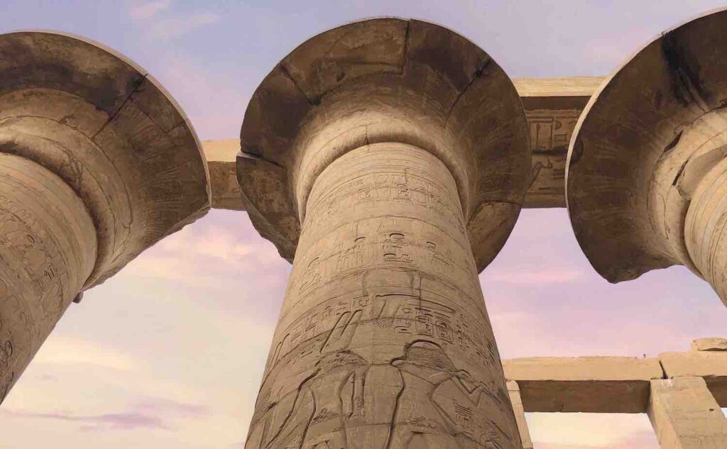 {"en":"East and the west bank day tour price"}