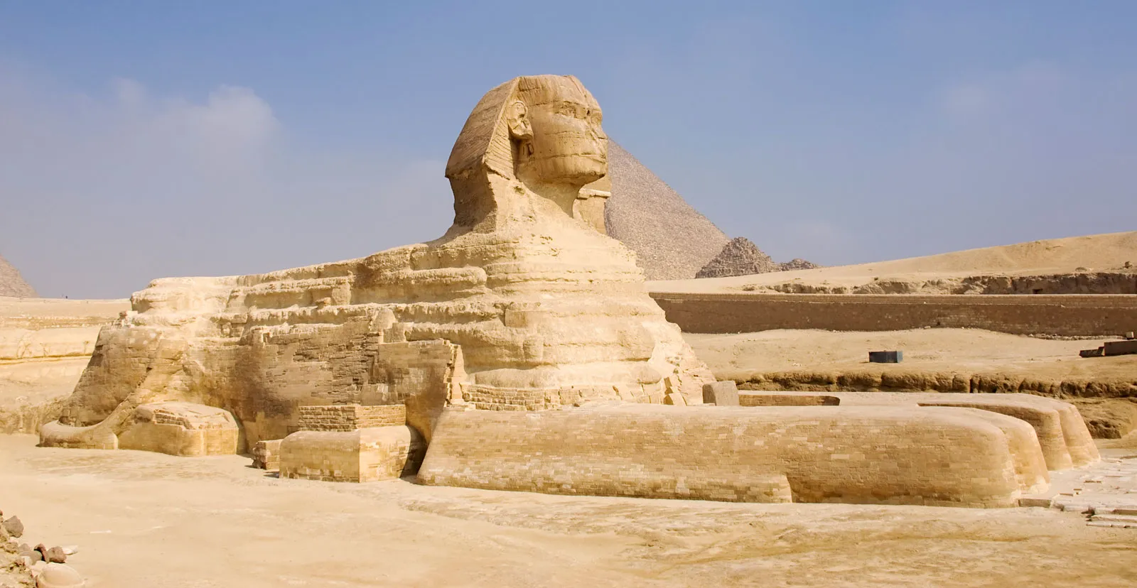 {"en":"Sphinx egypt pyramids"}