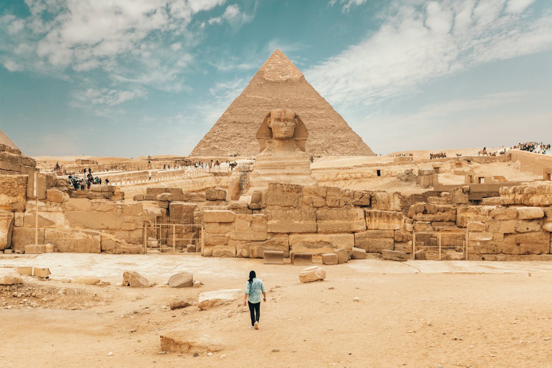 Pyramid and sphinx tour