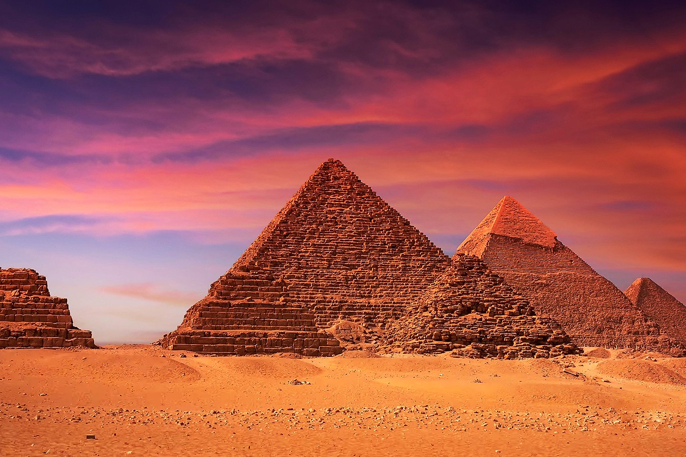 pyramids of giza